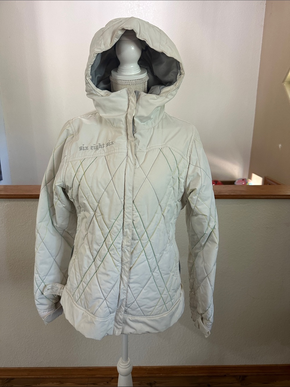 686 Women's Hooded Snowboarding Jacket